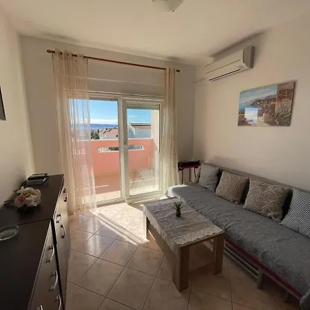 アパート Mavarcica